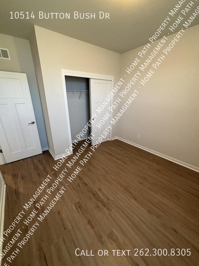 Building Photo - 10514 Button Bush Dr