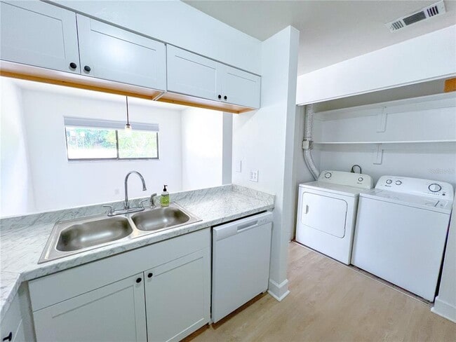 Building Photo - 7918 NW 31st Ave