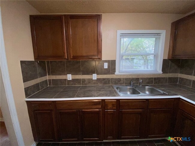 Building Photo - 1901 Poage Ave