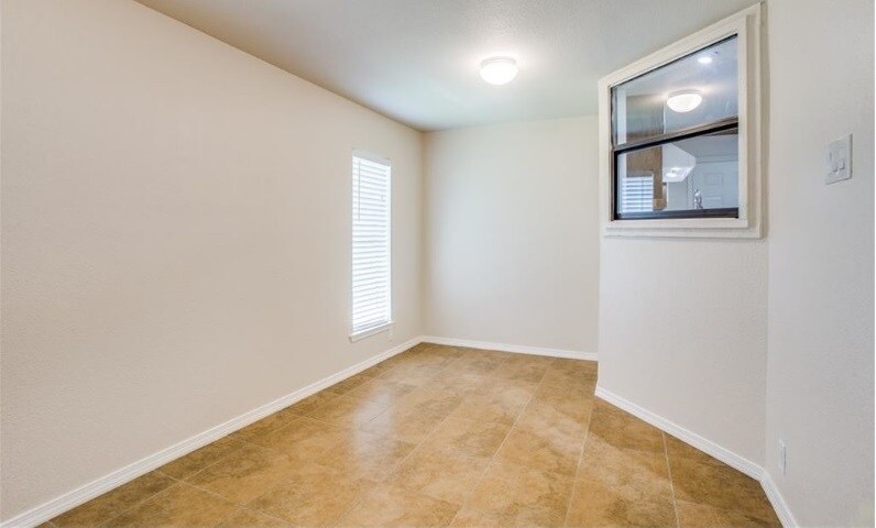 Building Photo - 224 Simmons Dr