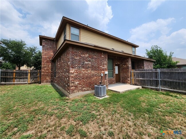 Building Photo - 305 Rosalie Dr