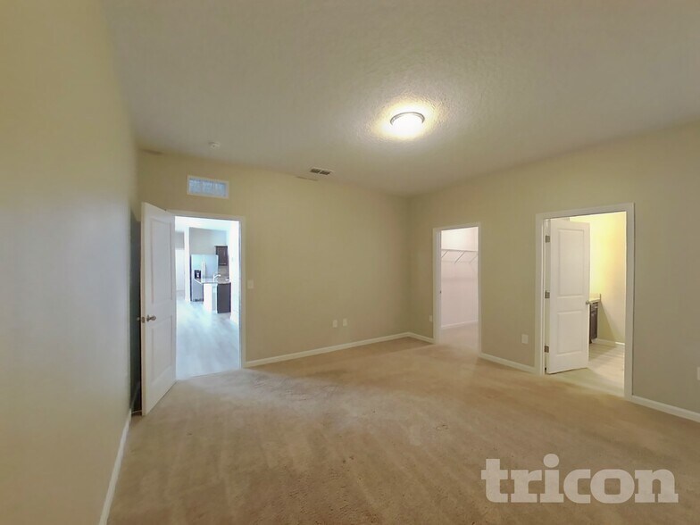 Building Photo - 6376 Green Bud Dr