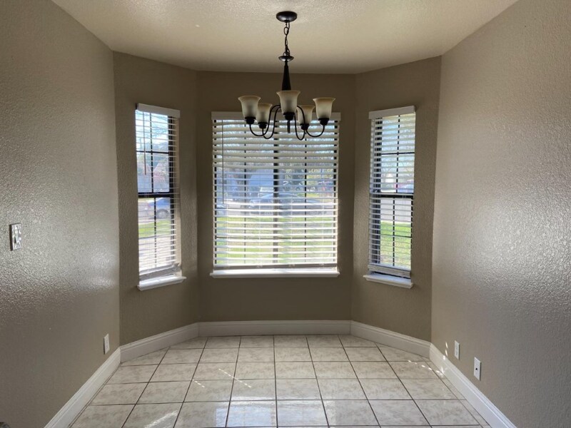 Building Photo - 700 Lacross Ct