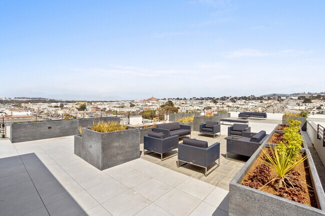 Building Photo - 3701 Noriega St