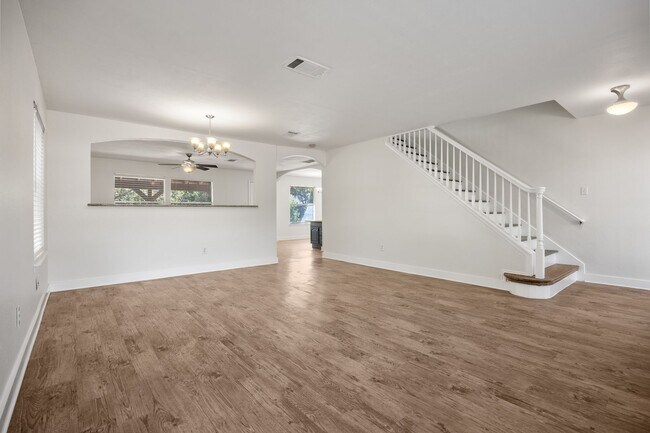 Building Photo - Charming Family Home in Highly Sought-Afte...