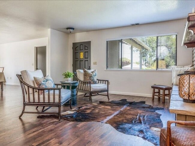 Building Photo - Spacious 3-Bedroom by Meadow Park with Lar...
