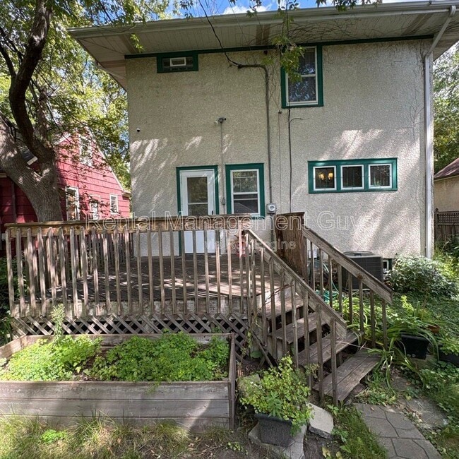 Building Photo - 3611 N Sheridan Ave
