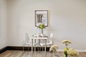 Building Photo - 2555 Bradford Ct