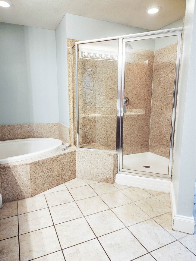 Building Photo - 102 Gulfside Ct