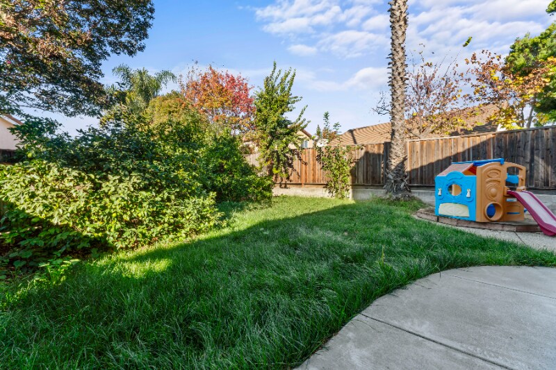 Building Photo - 2126 Sunhaven Ct