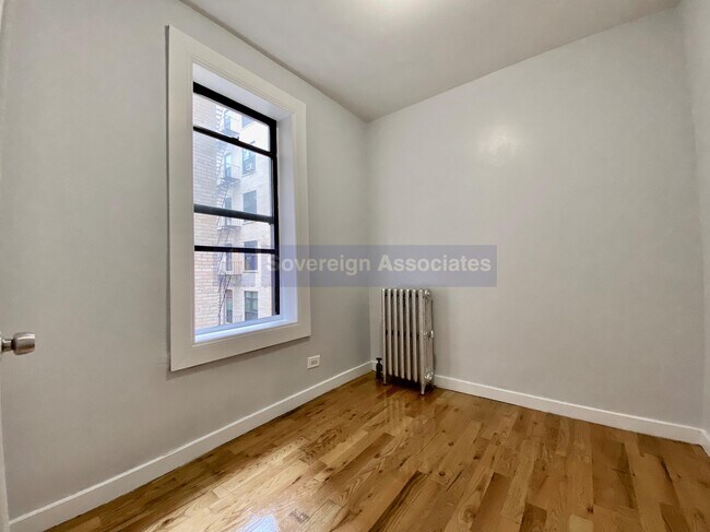 Building Photo - 24 Thayer Street