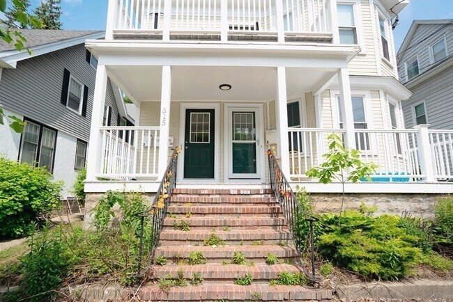 Building Photo - 315 Lafayette St