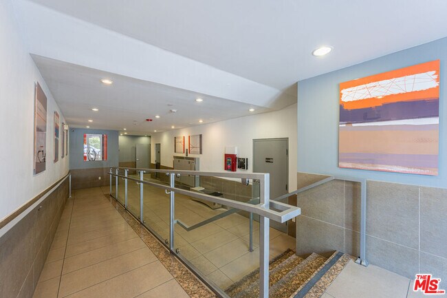 Building Photo - 118 Kings Rd