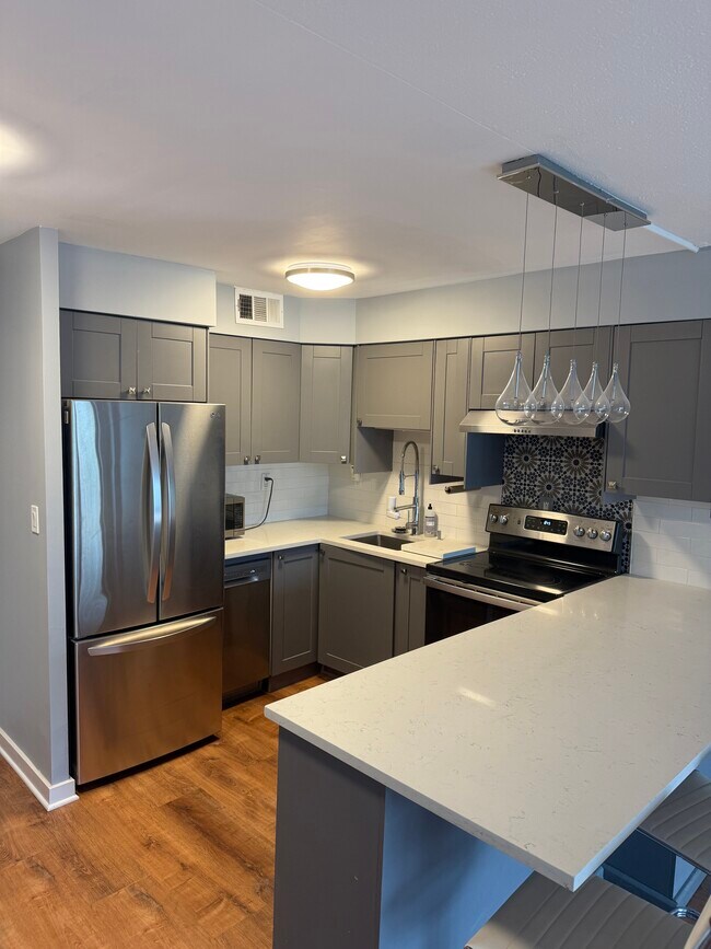 Building Photo - 3100 N Lake Shore Dr