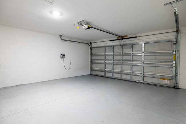 Building Photo - 5071 Four Strand Ct