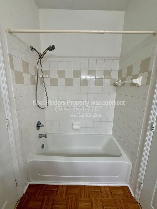 Building Photo - 13810 Sutton Park Dr N