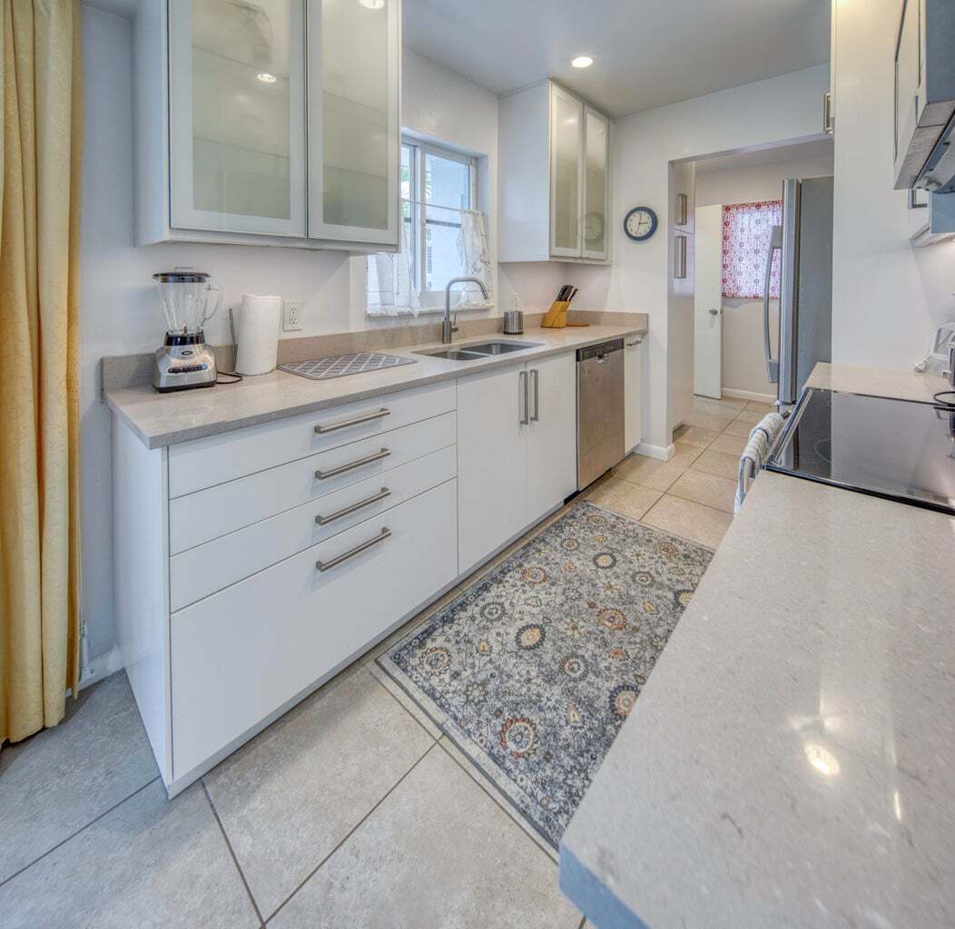 Building Photo - 32 S Ocean Breeze