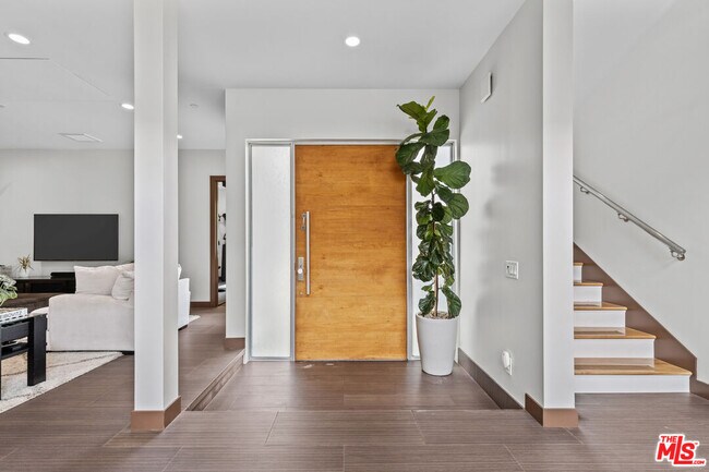Building Photo - 16424 Marbro Dr