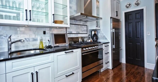 Building Photo - 600 Hermitage Ct