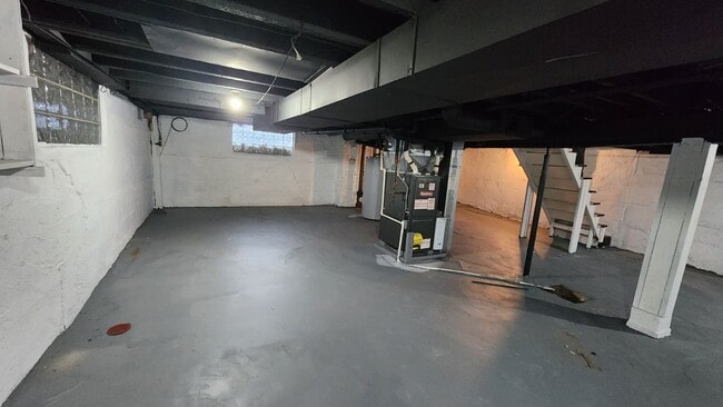 Building Photo - 8454 Plainfield Rd