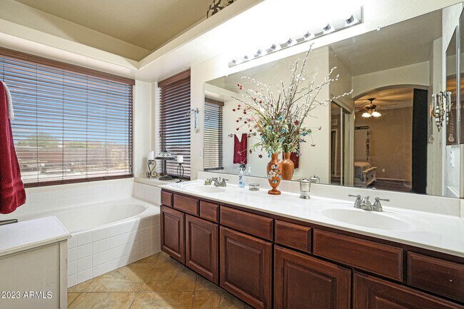 Building Photo - 28920 N Redbloom Ct