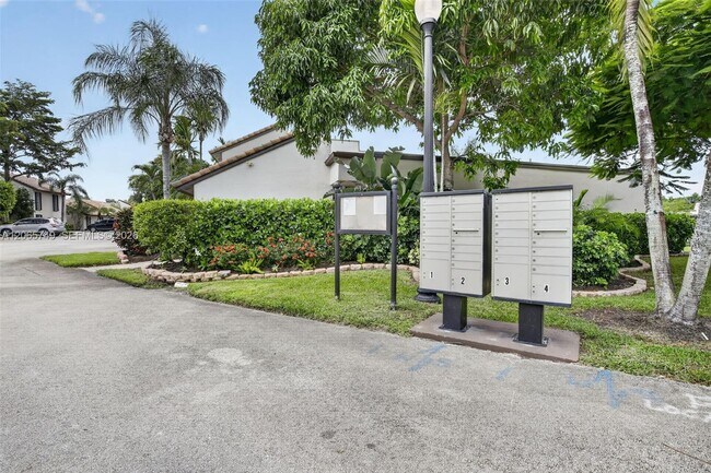 Building Photo - 958 Mockingbird Ln