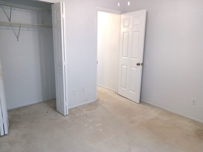 Building Photo - Kissimmee Single Family 3x2  Home!