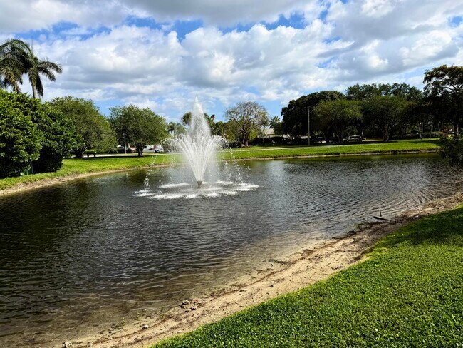 Building Photo - 1101 Bahama Bend