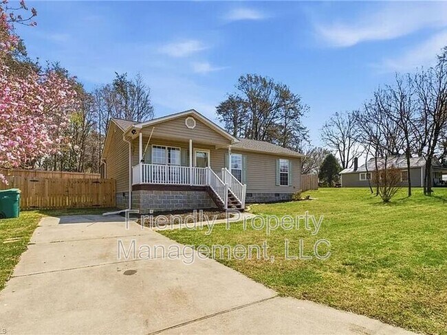 Building Photo - 109 Lonesome Rd