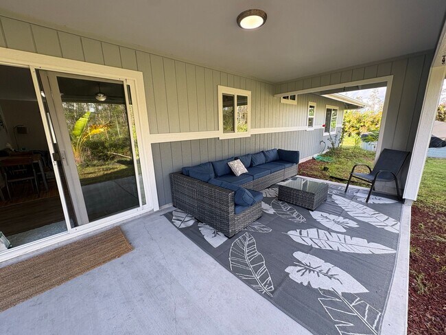 Building Photo - 16-2095 Rainbow Dr