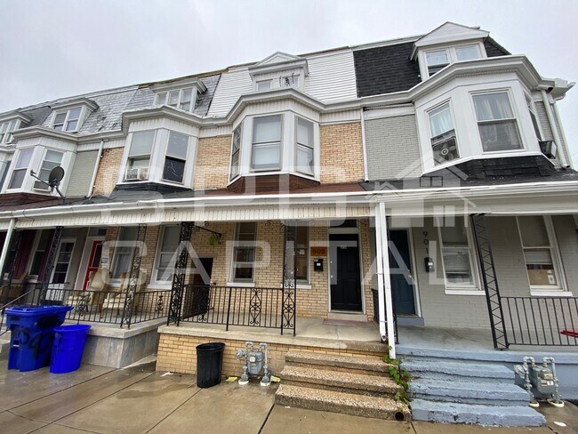 Primary Photo - 903 W Poplar St