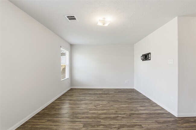 Building Photo - 3 Santa Barbara Dr