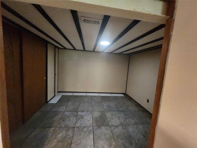 Building Photo - 2332 Viminal Ct