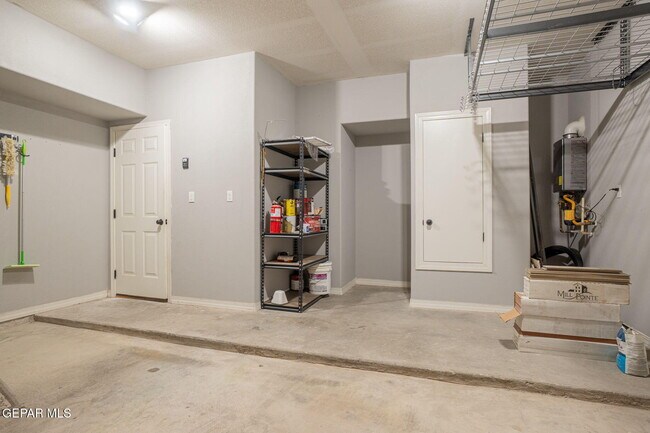 Building Photo - 12897 Nidd Ave