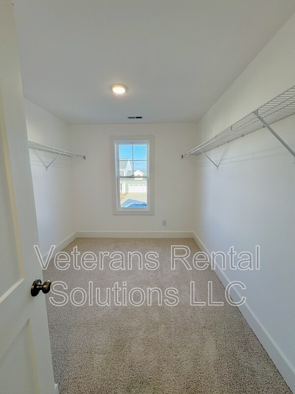 Building Photo - 131 Bourbon St