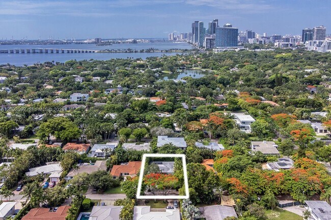 Building Photo - 570 NE 52nd Terrace