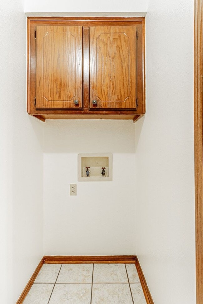 Building Photo - 3 Bed 2 Bath in OKC!