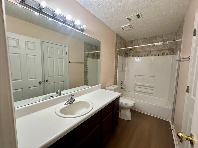 Building Photo - 665 Walnut Creek Dr NW