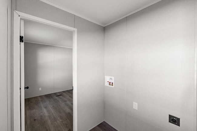 Building Photo - 612 Fenwick Ln