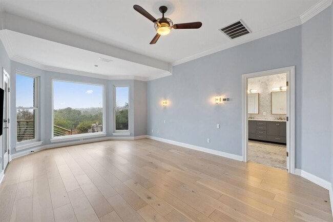 Building Photo - 2137 Rivina Dr