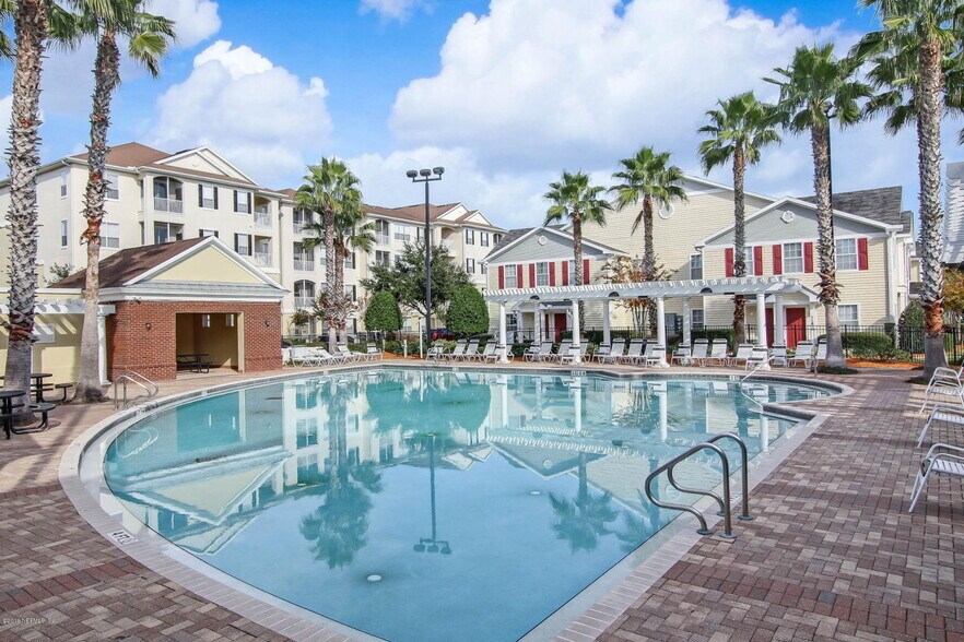 Complex Pool - 575 Oakleaf Plantation Pkwy