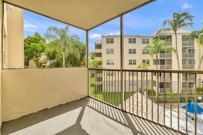 Building Photo - 8255 Lake Dr