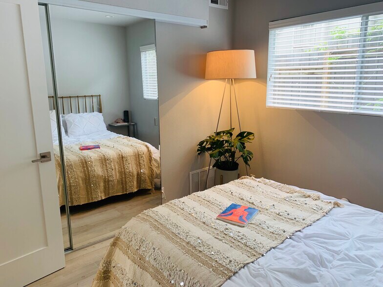 Bed 2 - 31501 Burnside Pl