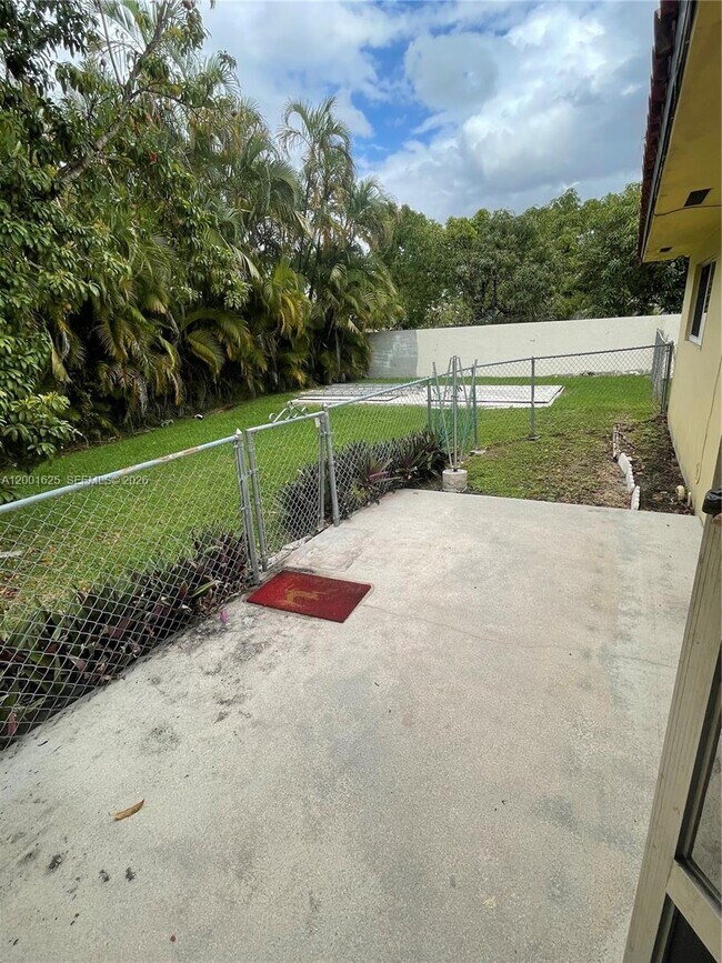 Building Photo - 8445 SW 4th St