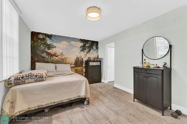Building Photo - 9430 Poinciana Pl