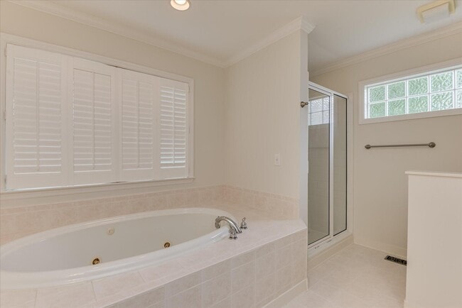 Building Photo - 9 Juniper Loop
