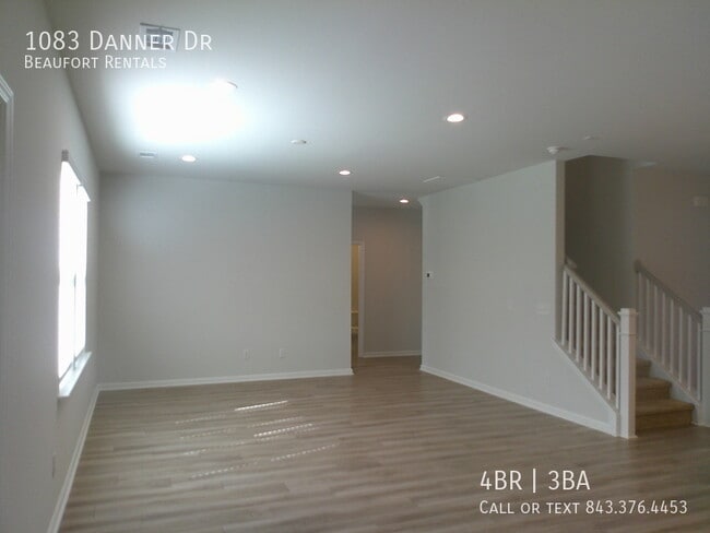 Building Photo - 1083 Danner Dr