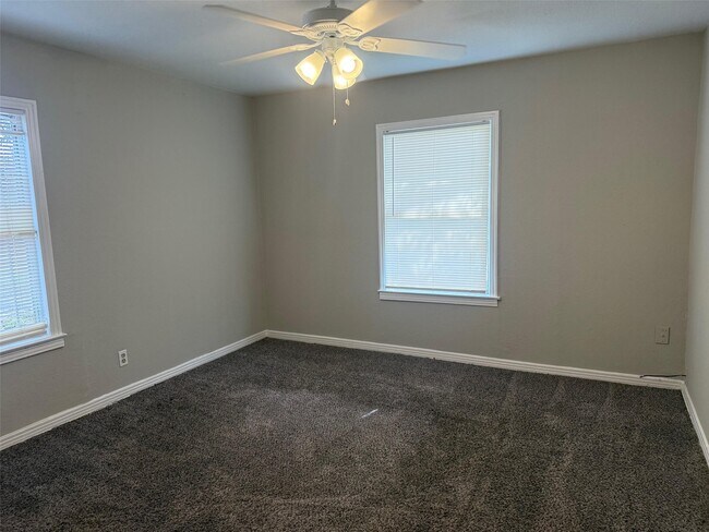 Building Photo - 5933 Southgood St