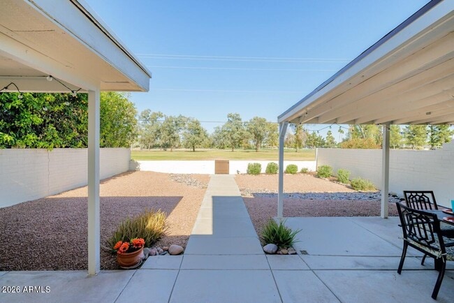 Building Photo - 3011 S Country Club Way