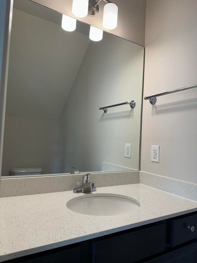 Building Photo - 2470 Dittany